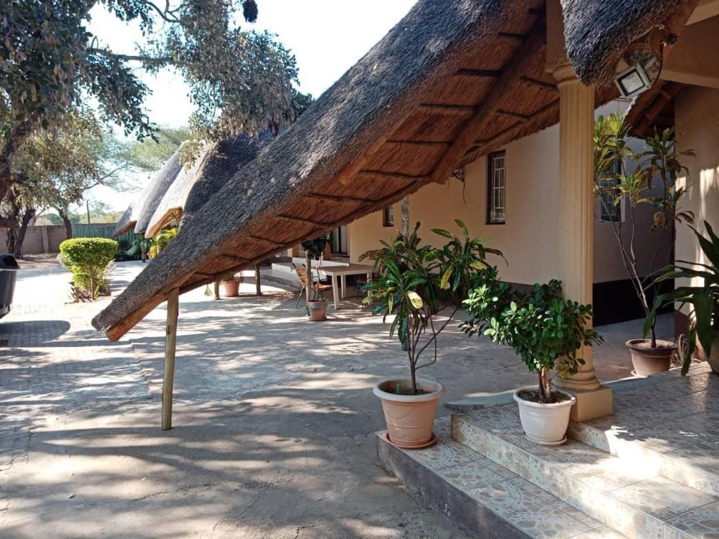 Nkanga Hotel Касане Экстерьер фото